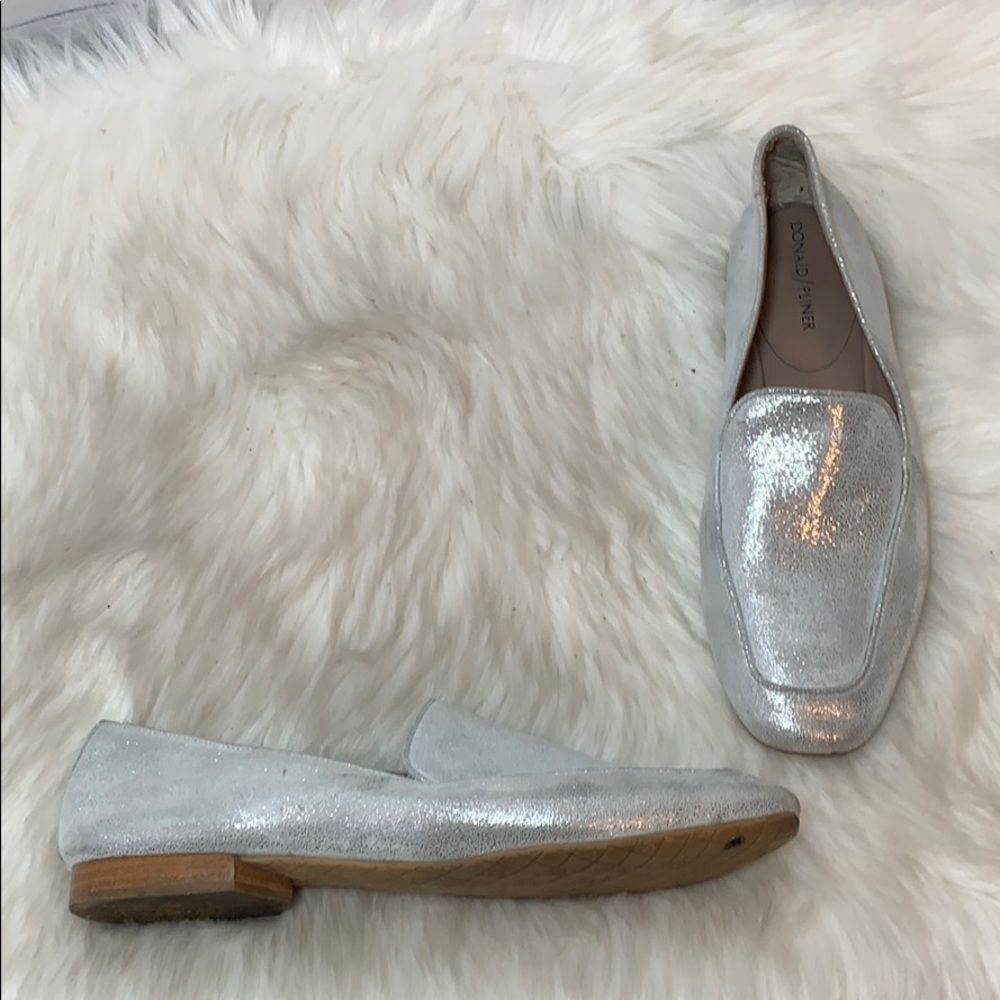 Donald J Pliner Halia Silver Slip On Loafers Sz 9